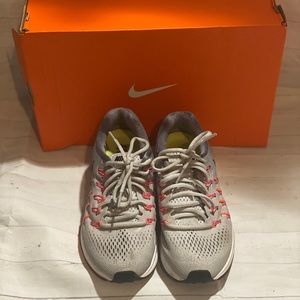Women’s Nike Air Zoom Pegasus size 6